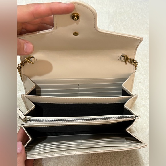 Gucci | WOMAN WALLET (599)GG LION TRAP. CHEVRON GG/LION M. WHITE/M.WHITE - Picture 4 of 9